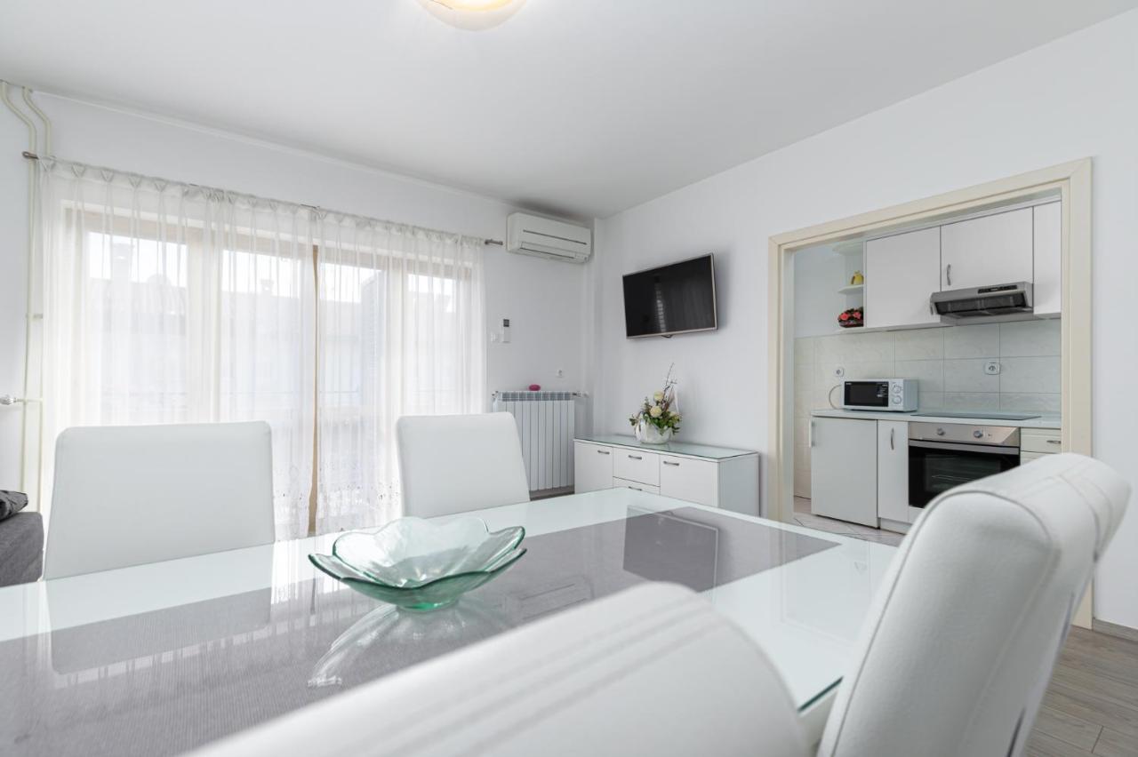 Mima Apartment Porec Exterior photo