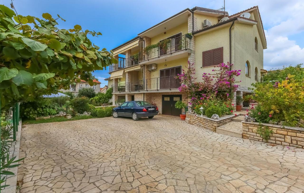 Mima Apartment Porec Exterior photo